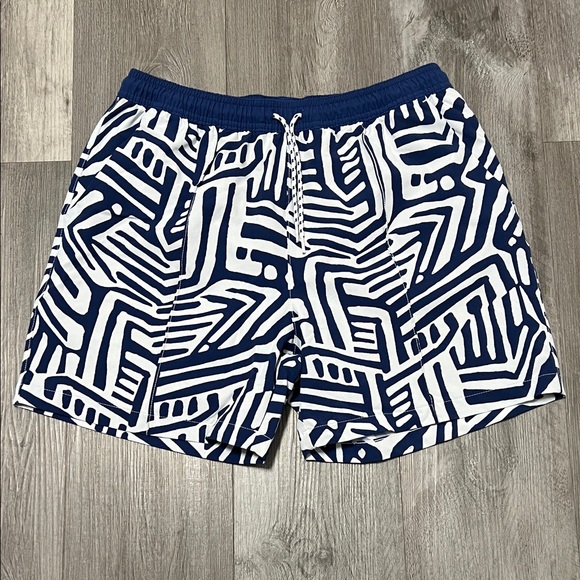 Chubbies men’s swim shorts/ Navy Blue& white / 5.5 inseam/ size L - Picture 1 of 11